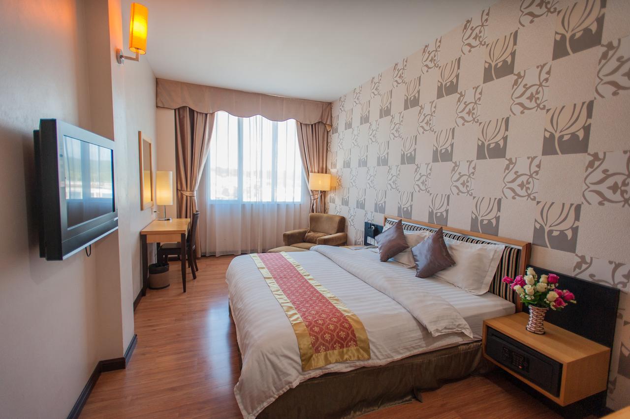 Kemena Hotel Bintulu Bagian luar foto