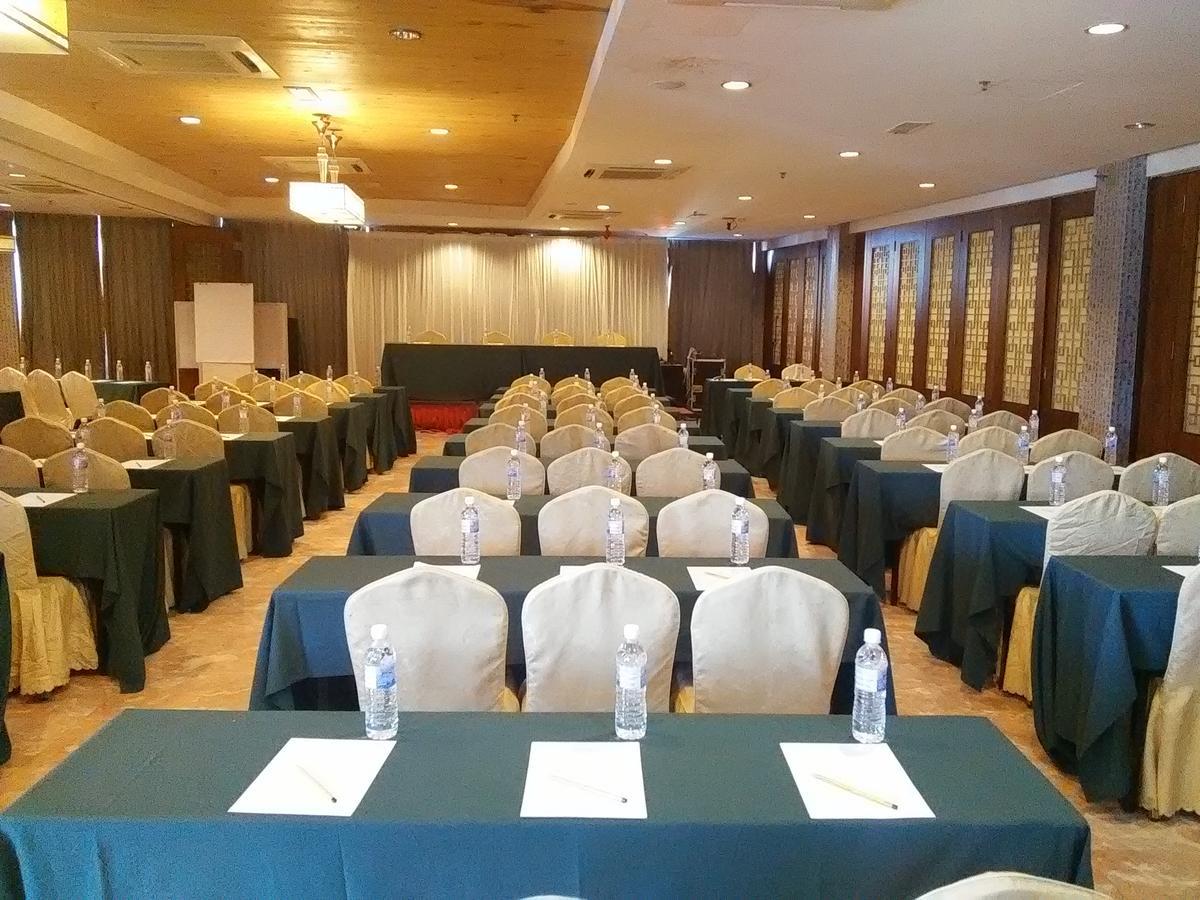 Kemena Hotel Bintulu Bagian luar foto