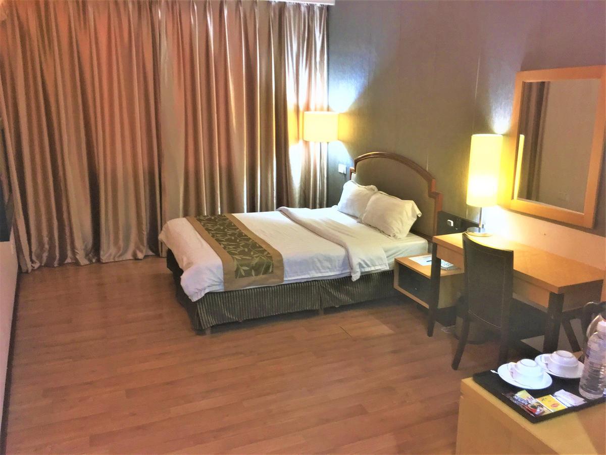 Kemena Hotel Bintulu Bagian luar foto