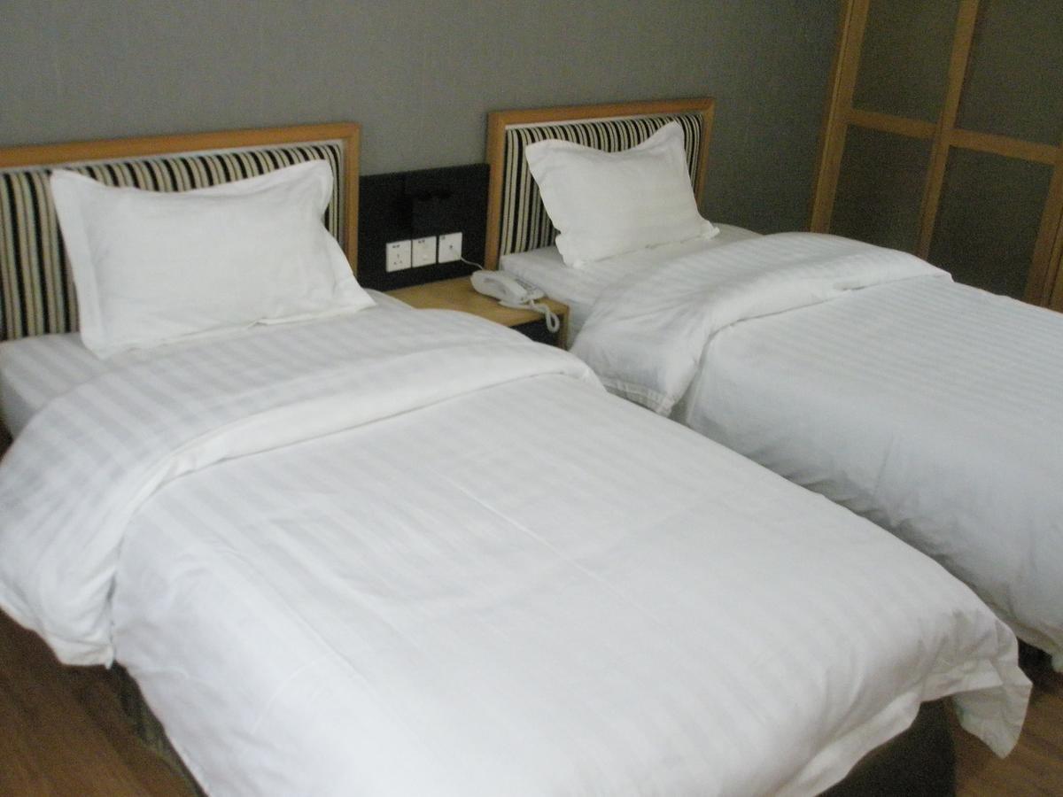 Kemena Hotel Bintulu Bagian luar foto