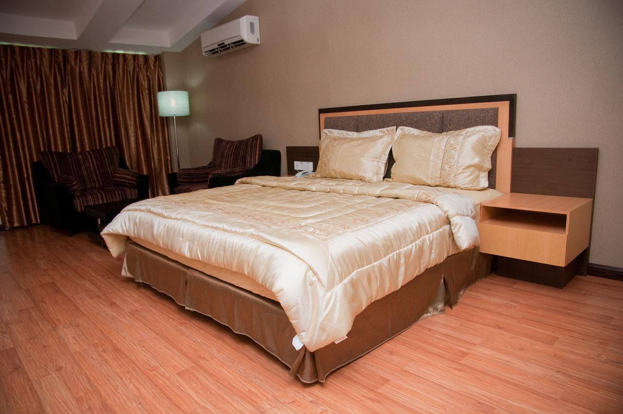 Kemena Hotel Bintulu Bagian luar foto