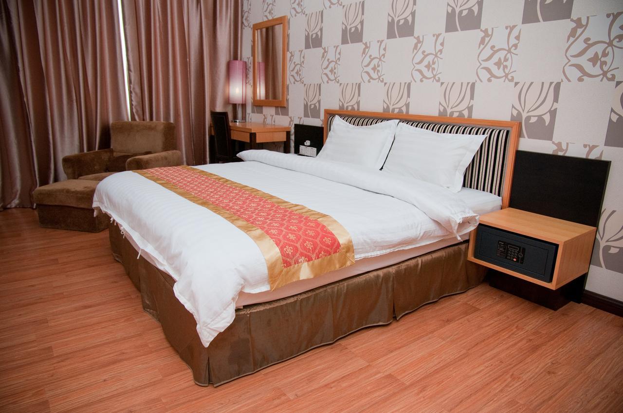 Kemena Hotel Bintulu Bagian luar foto