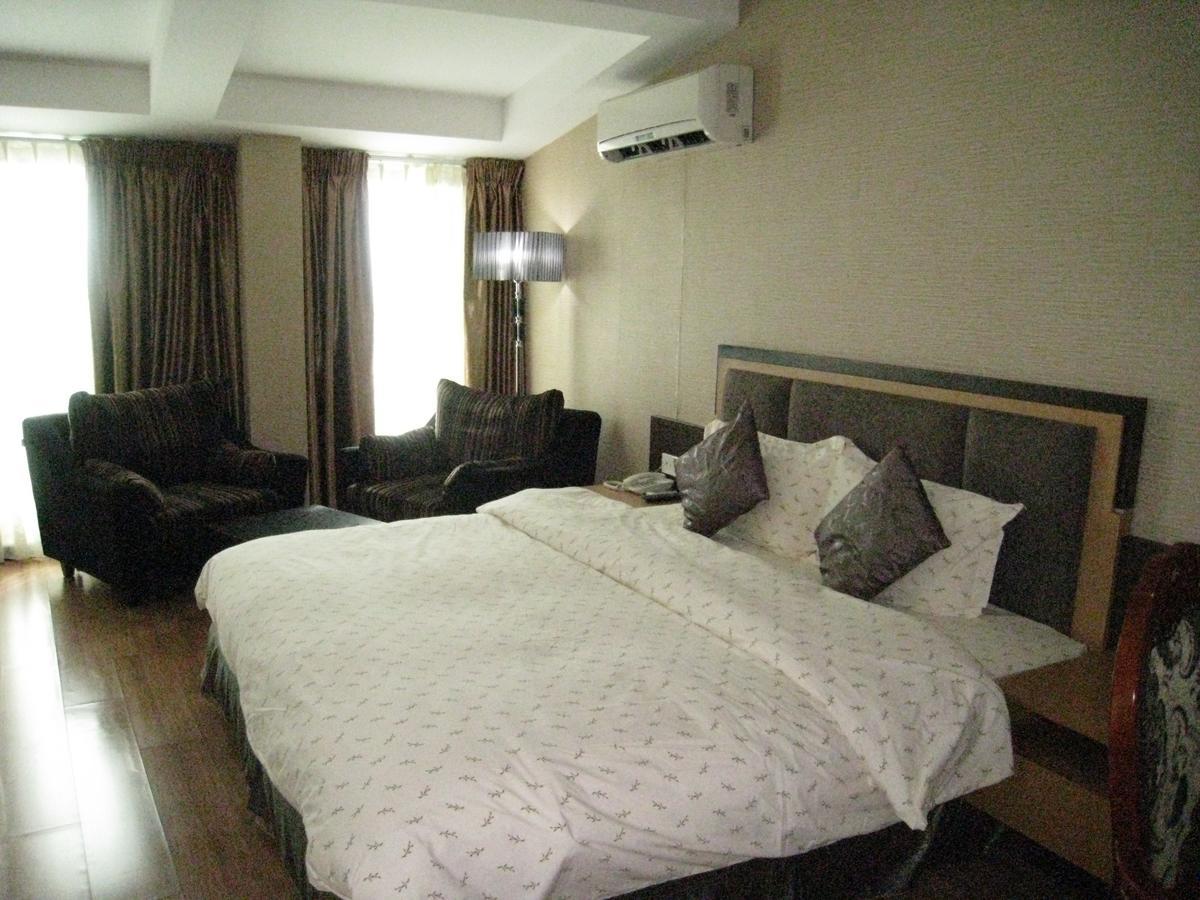 Kemena Hotel Bintulu Bagian luar foto