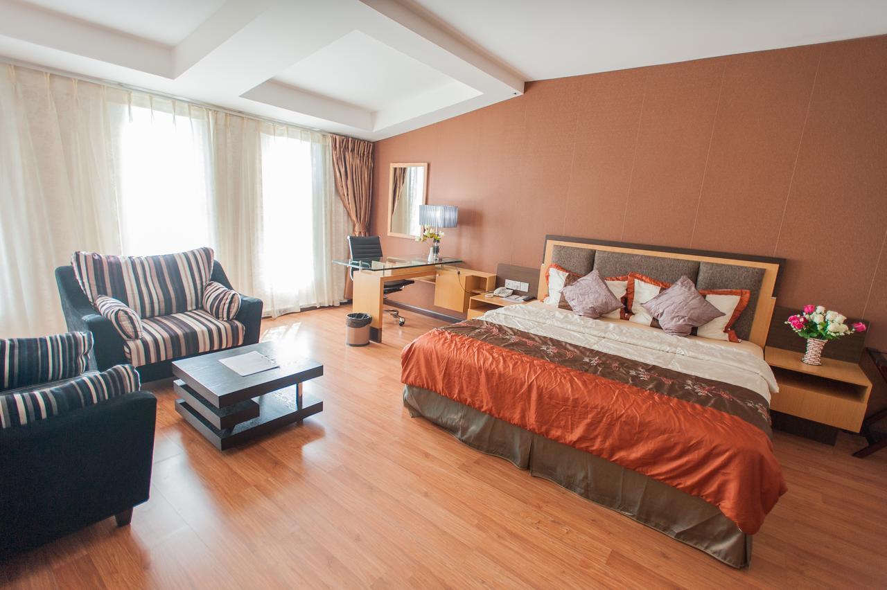 Kemena Hotel Bintulu Bagian luar foto