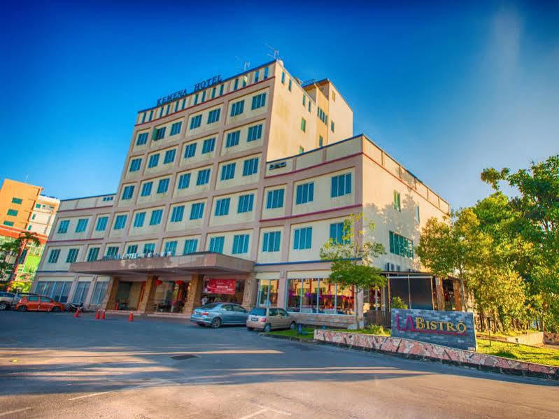 Kemena Hotel Bintulu Bagian luar foto